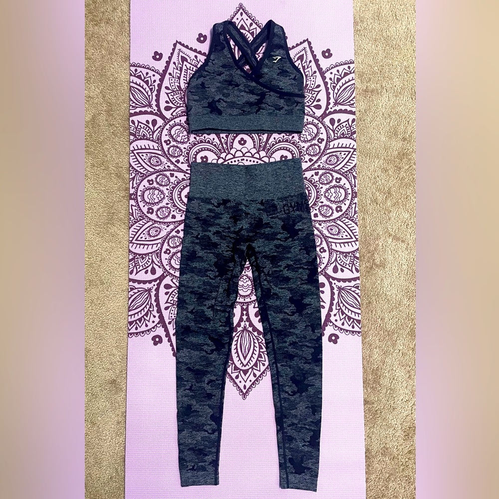 Gymshark Camo Seamless leggings and sports bra. Medium.